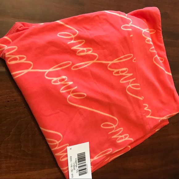 LuLaRoe Pants - LuLaRoe Leggings! Pink w/ LOVE BNWT TC Valentines